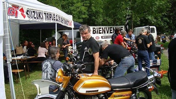 3e rassemblement du Suzuki Triples, Thônes 2011 